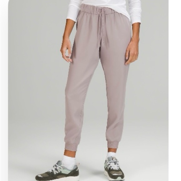 lululemon on the fly jogger size 2 - Picture 3 of 6